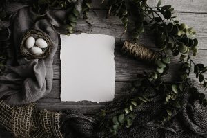 Pasen-2026-creatieve-tafeldecoraties-met-biologische-materialen-4022714