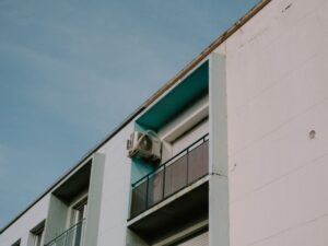 Efficient-koelen-watergebaseerde-airco-oplossingen-pexels_11363688