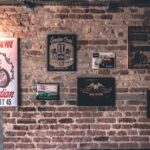 De comeback van motorposters: hoe ze je leefruimte een dynamische boost geven