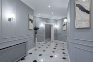 Wanddecoratie-voor-de-hal-trends-voor-een-uitnodigende-entree-pexels_6587837